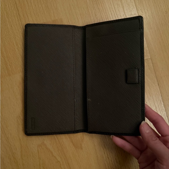 Coach Chequebook - Picture 3 of 5